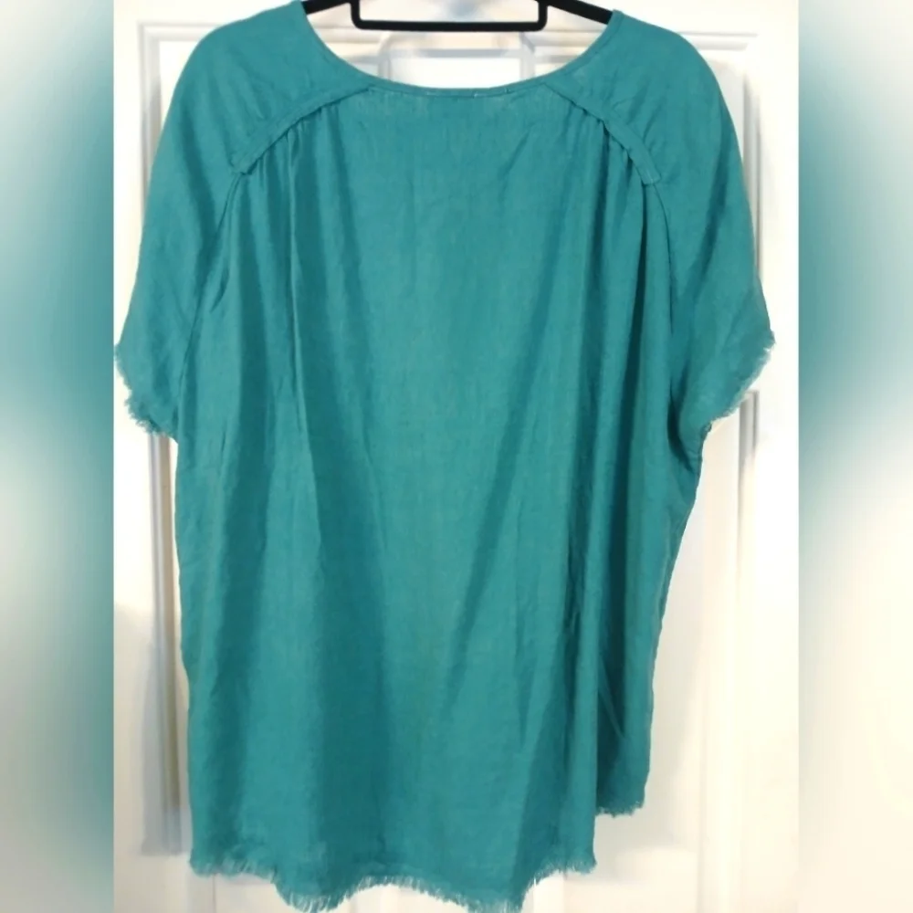 NWT - Umgee Teal Short Sleeve Raw Hem Linen Blend Top Blouse Size S - Picture 2 of 4